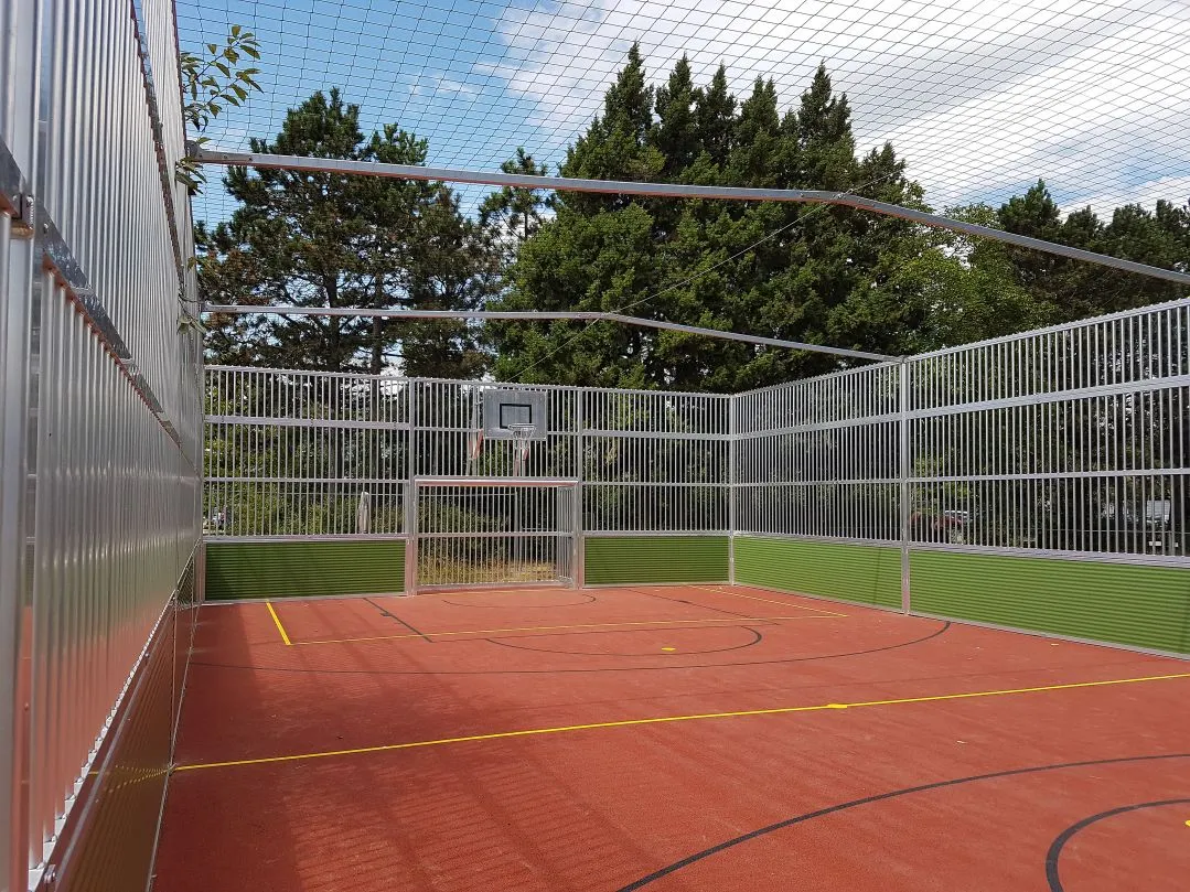 Zulage Soccer-Court ARENA PRO PLUS: Alu-Gitter-Konstruktion Umlaufend 3 Zulage Soccer-Court ARENA PRO PLUS: Alu-Gitter-Konstruktion Umlaufend